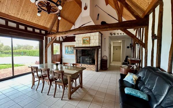 Maison à vendre    8 pièces • 250 m2 Rang-du-Fliers