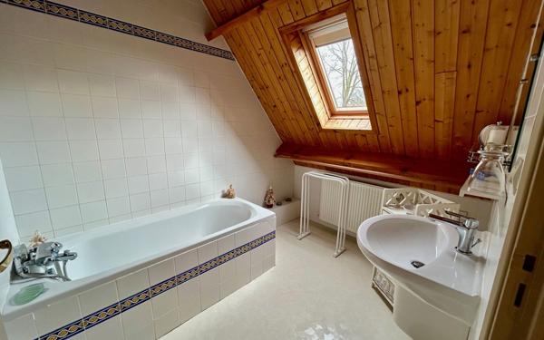 Maison à vendre    8 pièces • 250 m2 Rang-du-Fliers