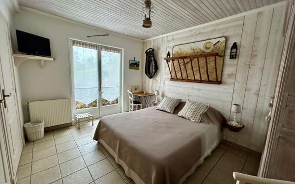 Maison à vendre    8 pièces • 250 m2 Rang-du-Fliers