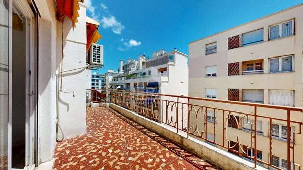 NICE - NORD / CESSOLE : UN 3 PIÈCES TRAVERSANT AVEC TERRASSE PLEIN SUD