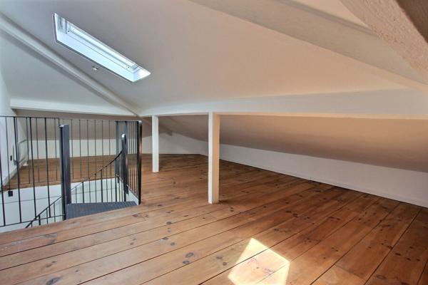 Maison Asnières Sur Seine 4 pièce(s) de 90m² avec cour.