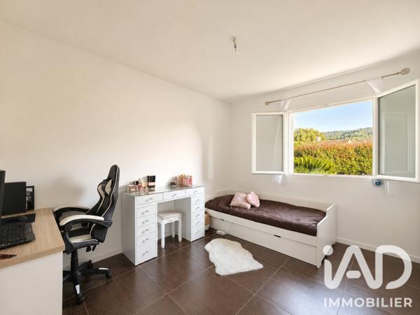 Maison à vendre 5 pièces 128 m² Cuges-les-Pins