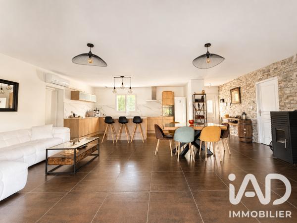 Maison à vendre 5 pièces 128 m² Cuges-les-Pins