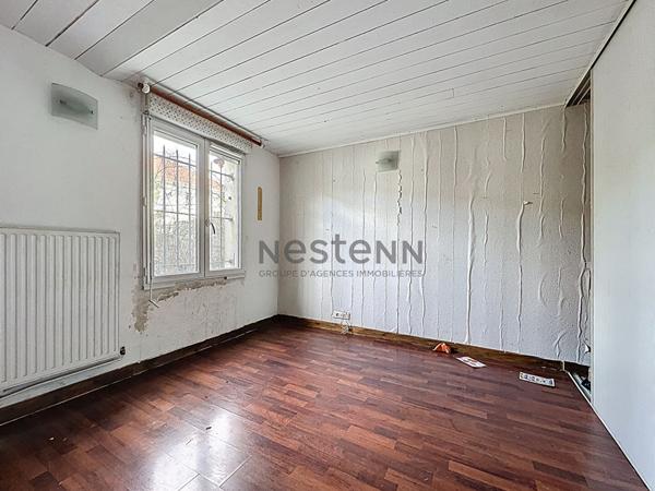 Maison spacieuse à vendre à Valenton - 6 pièces, 3 chambres, jardin!