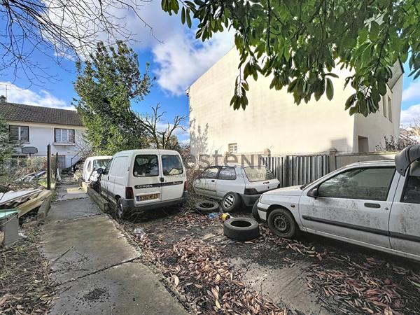 Maison spacieuse à vendre à Valenton - 6 pièces, 3 chambres, jardin!