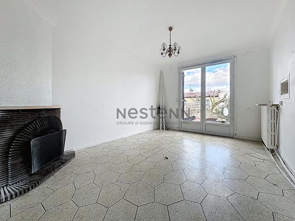 Maison spacieuse à vendre à Valenton - 6 pièces, 3 chambres, jardin!