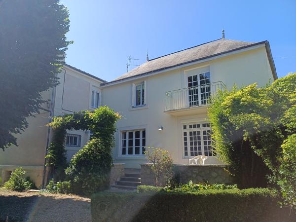 Maison spacieuse et lumineuse sur Vernantes à venir découvrir sans tarder !