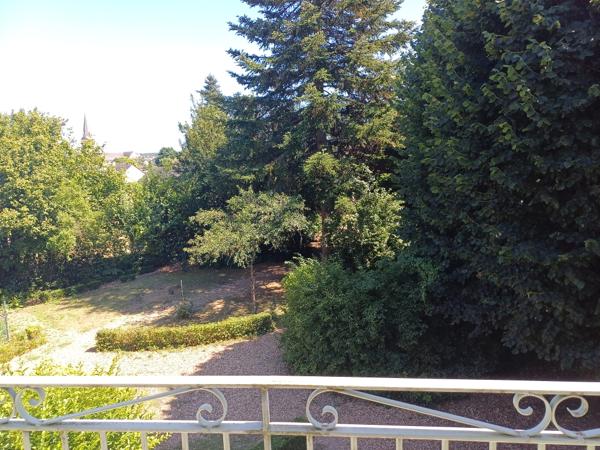 Maison spacieuse et lumineuse sur Vernantes à venir découvrir sans tarder !