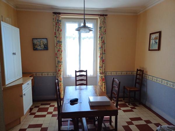 Maison spacieuse et lumineuse sur Vernantes à venir découvrir sans tarder !