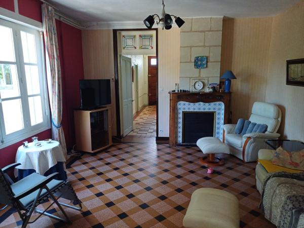 Maison spacieuse et lumineuse sur Vernantes à venir découvrir sans tarder !