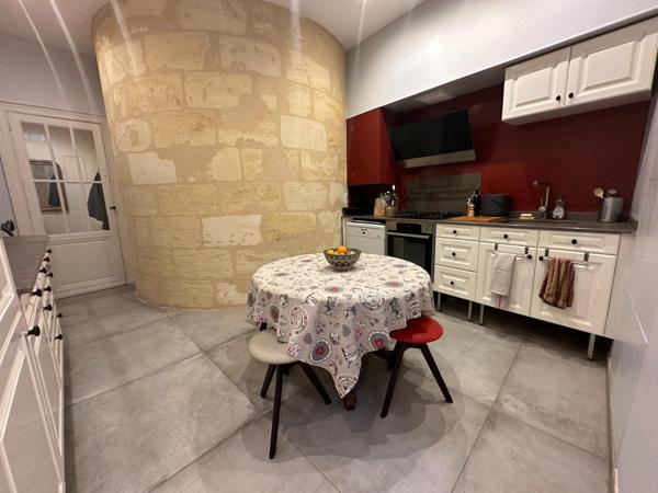 BORDEAUX Appartement de standing, 3 chambres et cave