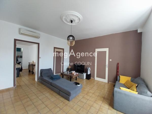 Maison à JONZAC, 17500 - 7 pièces 1m²