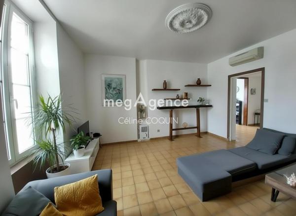 Maison à JONZAC, 17500 - 7 pièces 1m²