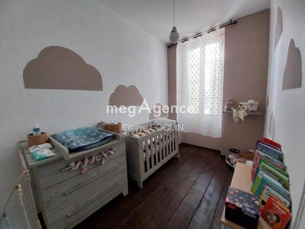 Maison à JONZAC, 17500 - 7 pièces 1m²