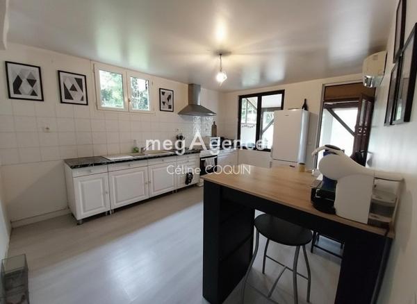 Maison à JONZAC, 17500 - 7 pièces 1m²