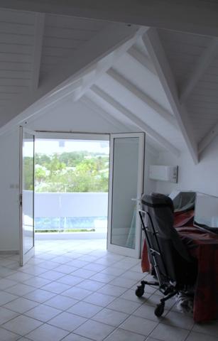 Superbe Duplex T4 de 105 m² – Vues Mer, Forêt et Parc – Baie-Mahault