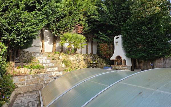 Maison à vendre    5 pièces •  Rochefort