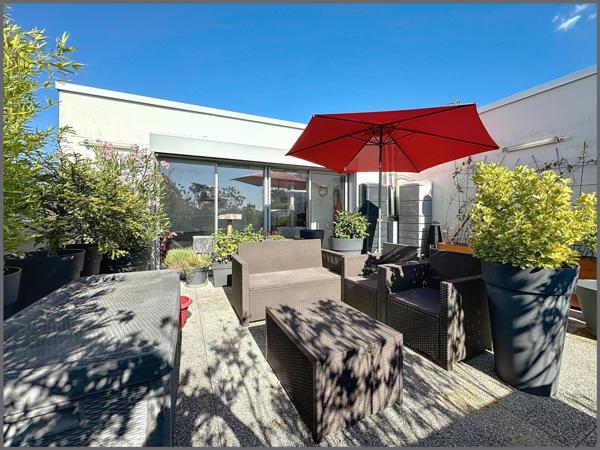 Grand T5 de 104m2 avec terrasse au dernier étage !