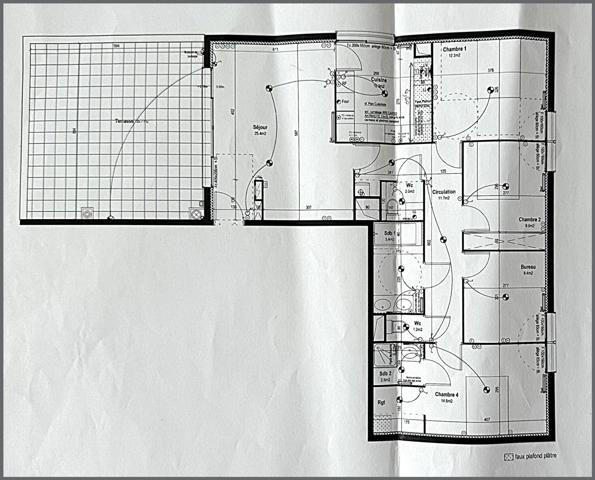 Grand T5 de 104m2 avec terrasse au dernier étage !