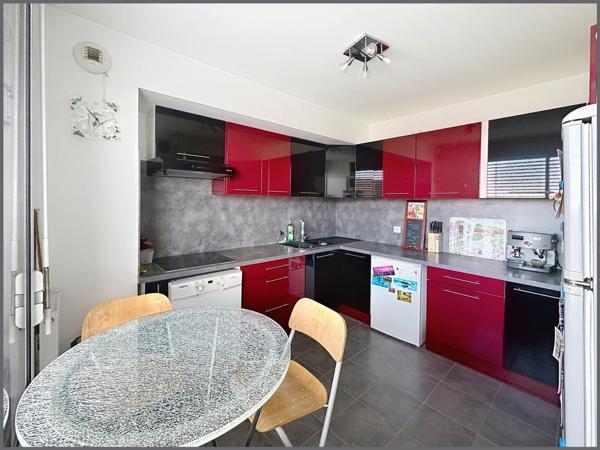 Grand T5 de 104m2 avec terrasse au dernier étage !