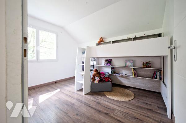 Maison de 2022 : 4 chambres 102m² + garage 40m², terrain 712m², DPE A - Vieugy Seynod (74600) ANNECY