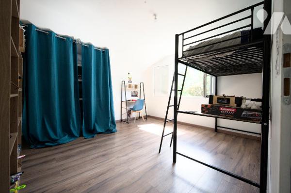 Maison de 2022 : 4 chambres 102m² + garage 40m², terrain 712m², DPE A - Vieugy Seynod (74600) ANNECY