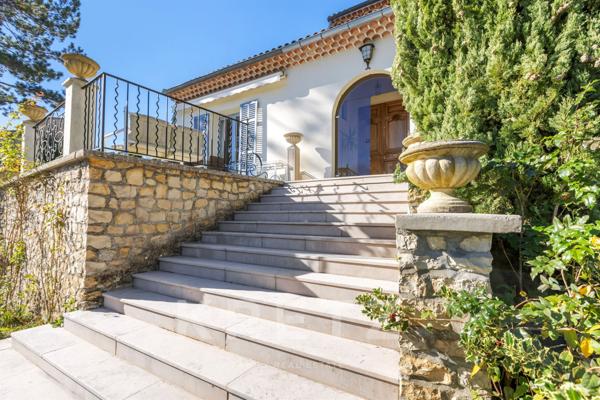 Au coeur même du village de Gréoux-les-Bains