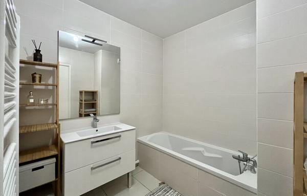 T4 récent en dernier étage avec terrasse et garage