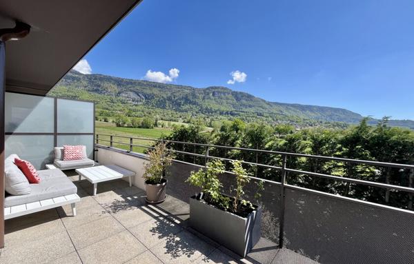 T4 récent en dernier étage avec terrasse et garage