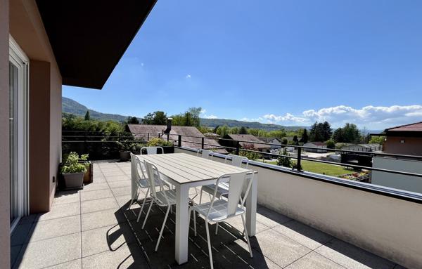 T4 récent en dernier étage avec terrasse et garage