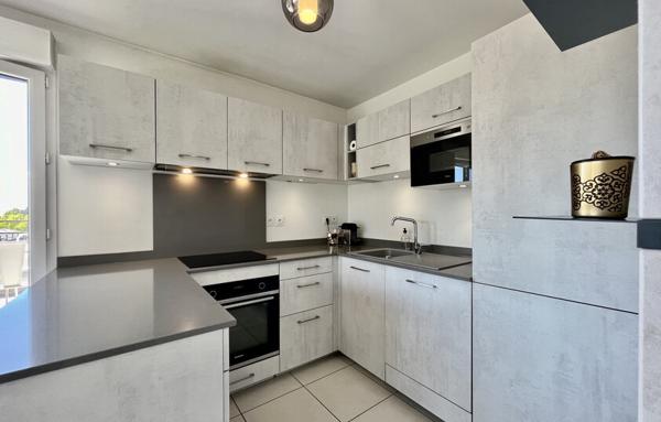 T4 récent en dernier étage avec terrasse et garage