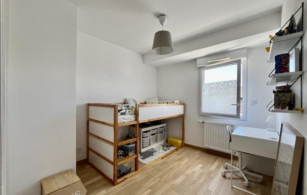 T4 récent en dernier étage avec terrasse et garage