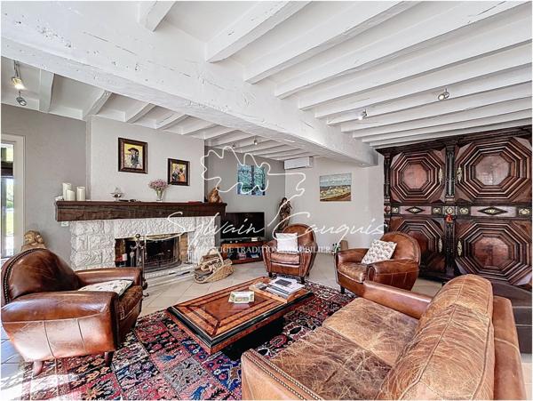 Propriété à vendre proche de CHATEAUNEUF SUR LOIRE - 1 hectare - Fermette de caractère de 394m2 - Piscines chauffée - Cours de Tennis