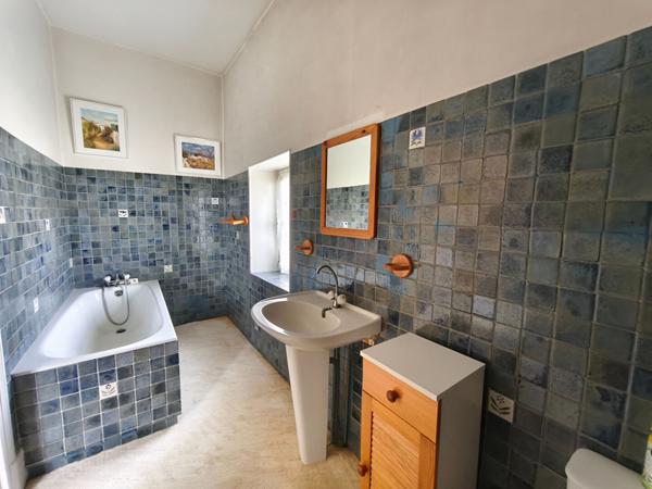 Nevers -Maison de caractère - 5 chambres -160 m² habitables -jardin sans vis-à-vis Double garage