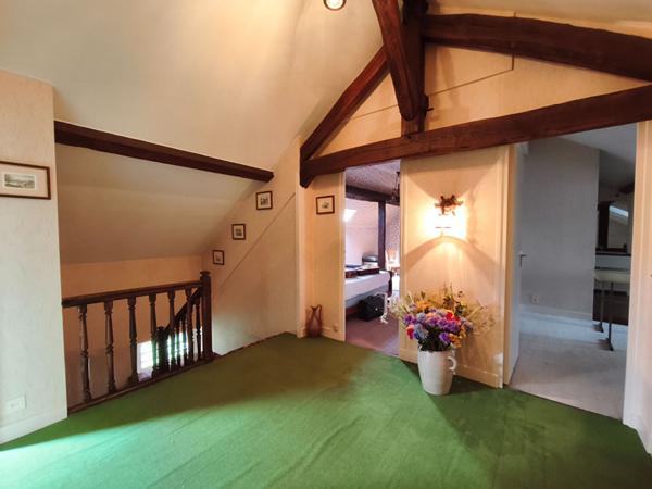 Nevers -Maison de caractère - 5 chambres -160 m² habitables -jardin sans vis-à-vis Double garage