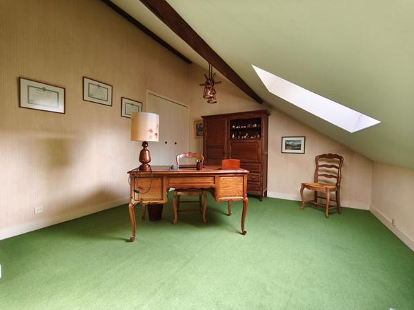 Nevers -Maison de caractère - 5 chambres -160 m² habitables -jardin sans vis-à-vis Double garage