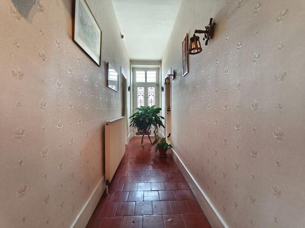 Nevers -Maison de caractère - 5 chambres -160 m² habitables -jardin sans vis-à-vis Double garage