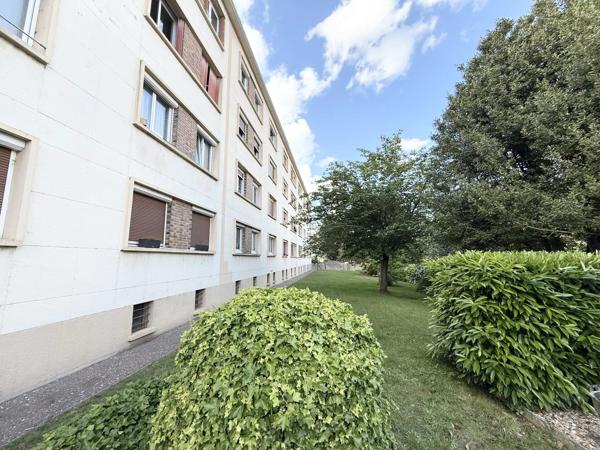 Vente                                                      Appartement
                        
                     4 pièces                      62 m2                     à Melun