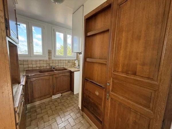 Vente                                                      Appartement
                        
                     4 pièces                      62 m2                     à Melun