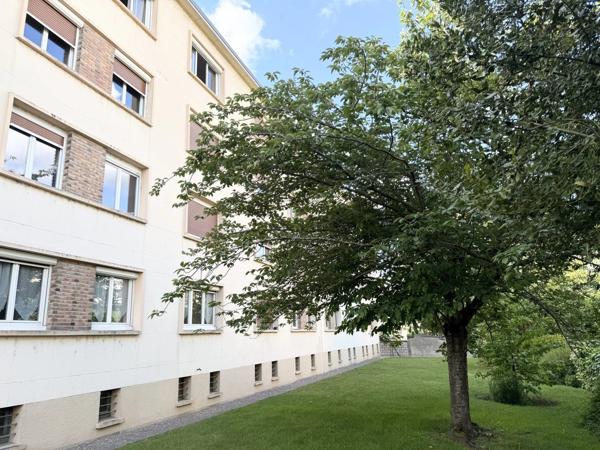 Vente                                                      Appartement
                        
                     4 pièces                      62 m2                     à Melun