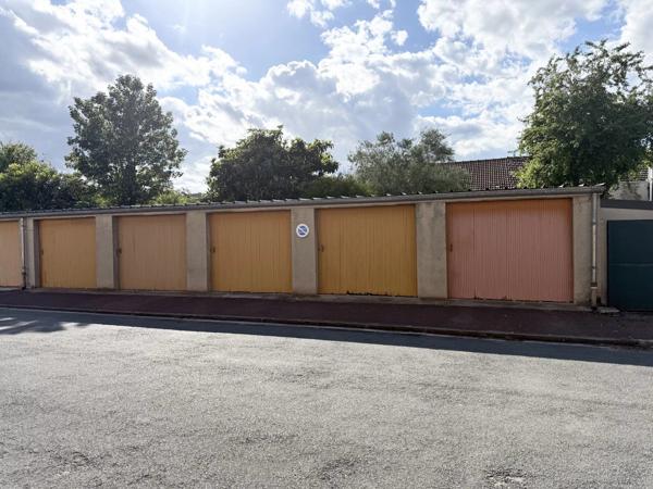 Vente                                                      Appartement
                        
                     4 pièces                      62 m2                     à Melun