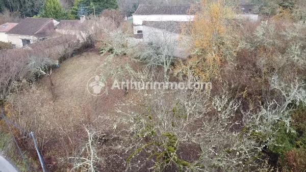 Vente Terrain 1813 m2 à Saint-Astier