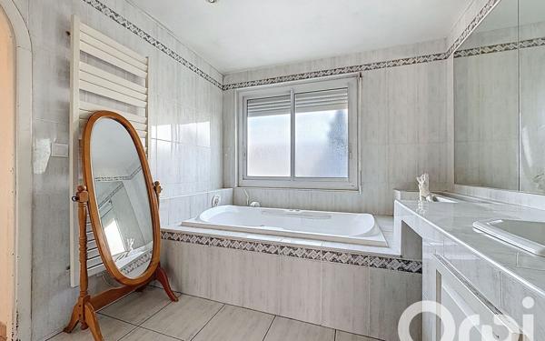 Maison à vendre    5 pièces •  Perpignan