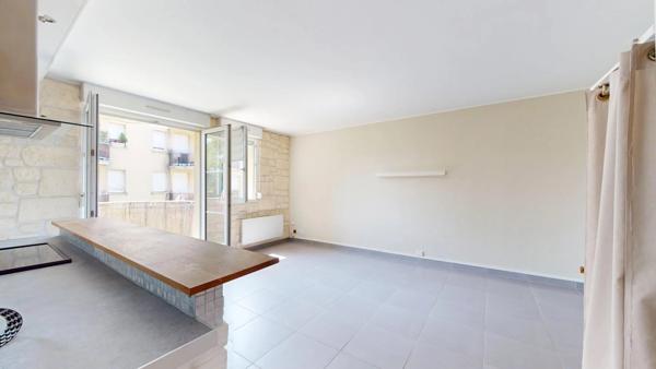 Location                                                      Appartement
                        
                     2 pièces                      42 m2                     à Pontault-Combault
