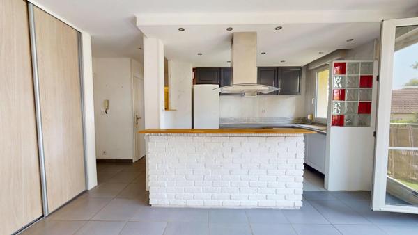 Location                                                      Appartement
                        
                     2 pièces                      42 m2                     à Pontault-Combault