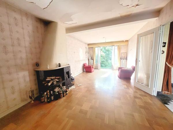 Vente                                                      Maison
                        
                     6 pièces                      120 m2                     à Clamart