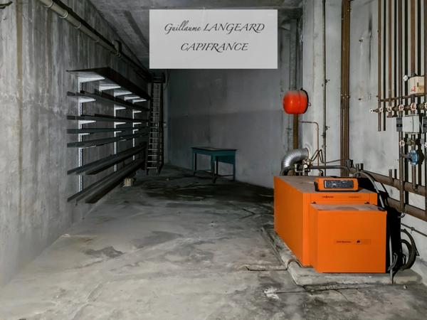 À vendre sur Oyonnax (01 100), un Bâtiment industriel de 240 m2 avec 4 bureaux et 2 garages