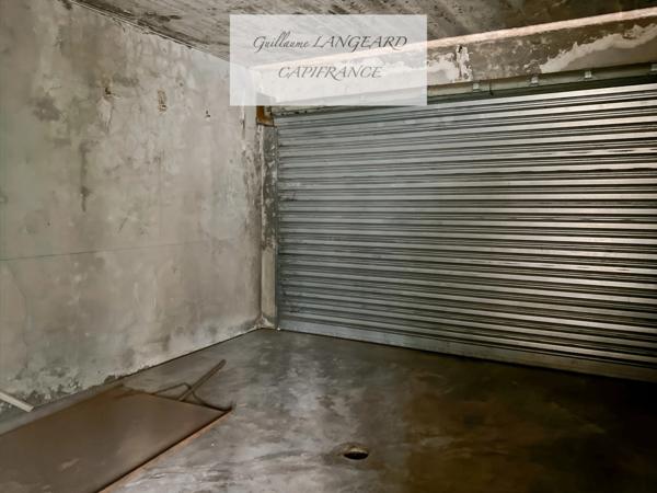 À vendre sur Oyonnax (01 100), un Bâtiment industriel de 240 m2 avec 4 bureaux et 2 garages