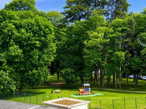 Vente                                                      Appartement
                        
                     3 pièces                      65 m2                     à Ozoir-la-Ferrière