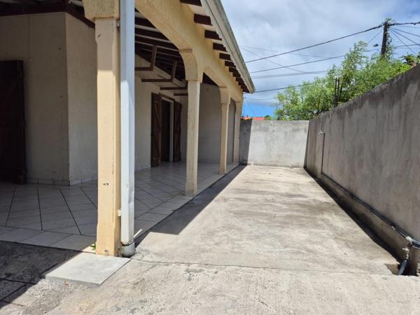 Appartement à venPépites du mois. Deux Appartements plus terrain 800 m², vue panoramique vers les Saintes, à vendre 3 pièces TROIS RIVIERES (971)